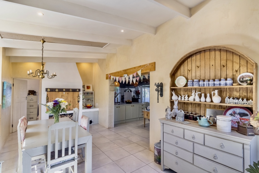 4 Bedroom Property for Sale in Klein Dassenberg Western Cape